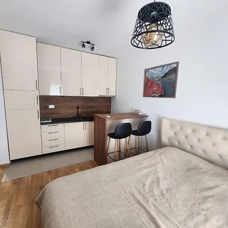 Old Town 5 * Подгорица