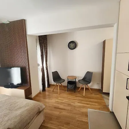 Old Town 5 Apartment *